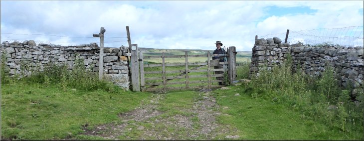 Gate on to open access land just after we joined the bridleway at the top of the climb